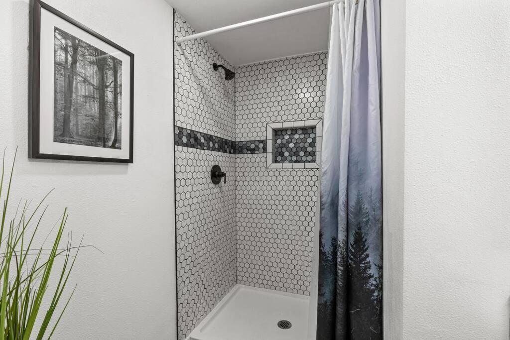 Апартаменты Pacific Nw Gem W/Hot-Tub 15 Minutes Airport. Оберн Экстерьер фото